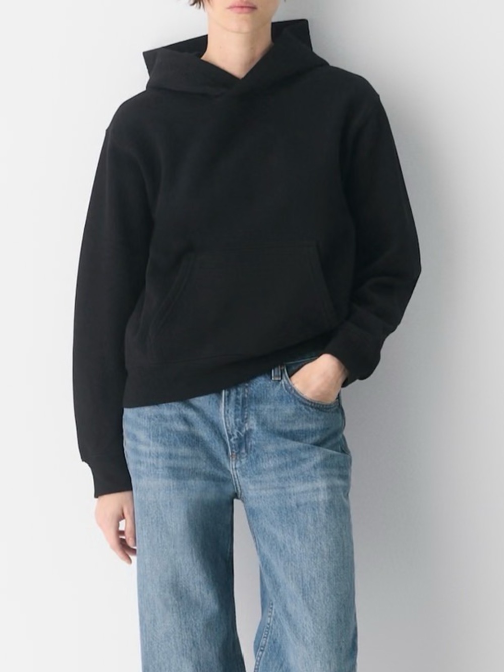 Aritzia Black Cozy Pullover Hoodie - M